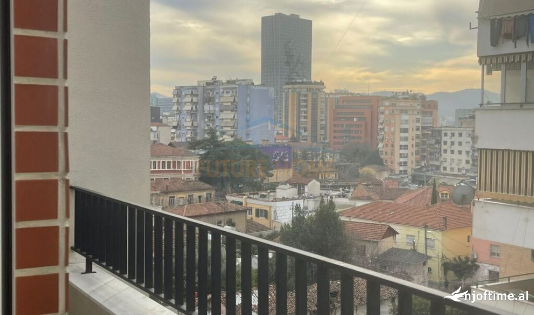 Shtepi ne shitje Apartament ne Tirane, 2+1, Mobilimi Bosh, pa mobiluar, Pagesa 300,000  Euro.