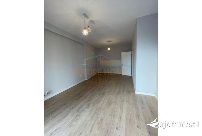 Shtepi ne shitje Apartament ne Tirane, 2+1, Mobilimi Bosh, pa mobiluar, Pagesa 190,000  Euro.