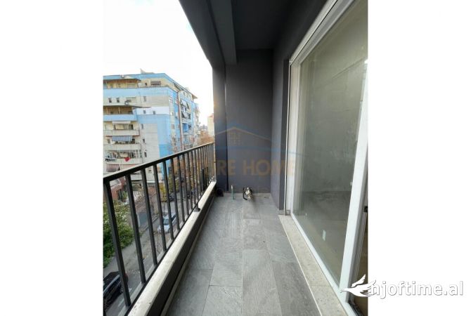 Shtepi ne shitje Apartament ne Tirane, 2+1, Mobilimi Bosh, pa mobiluar, Pagesa 190,000  Euro.