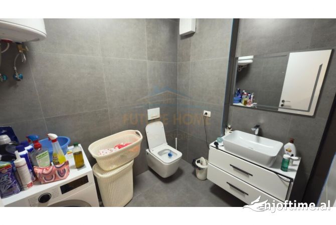 Shtepi ne shitje Apartament ne Tirane, 2+1, Mobilimi E mobiluar, Pagesa 105,000  Euro.
