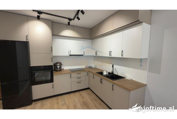 Shitet, Apartament 2+1, Univers City