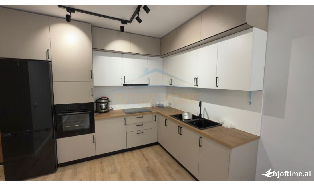 Shtepi ne shitje Apartament ne Tirane, 2+1, Mobilimi E mobiluar, Pagesa 105,000  Euro.