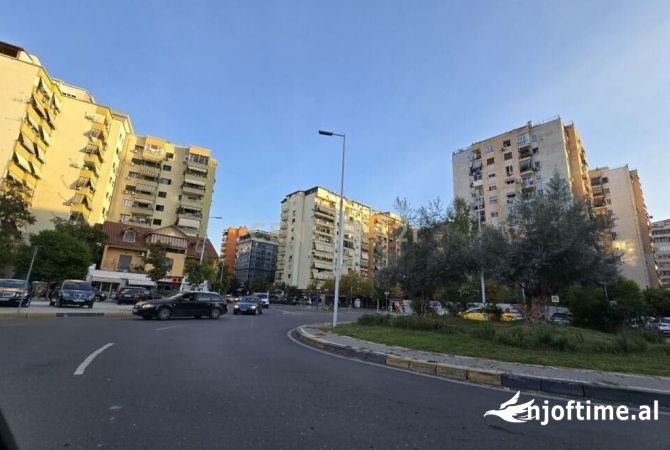 Shtepi ne shitje Apartament ne Tirane, 2+1, Mobilimi Bosh, pa mobiluar, Pagesa 220,000  Euro.