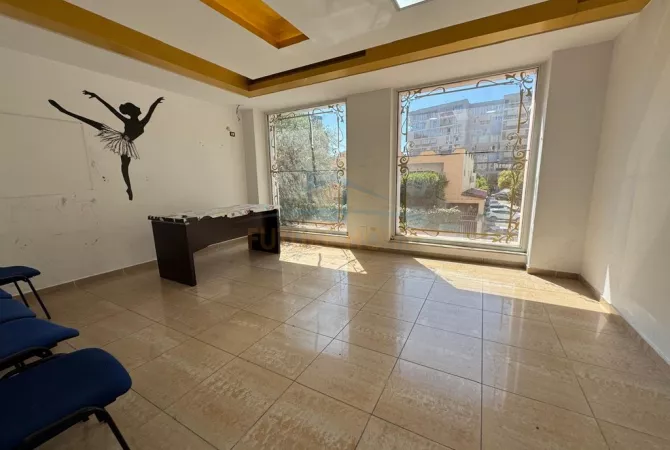 Business Property for Rent 3+1 in Tirana - 1,800 Euro