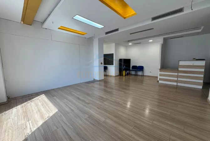 Business Property for Rent 3+1 in Tirana - 1,800 Euro