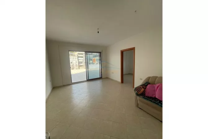 Shtepi ne shitje Apartament ne Tirane, 3+1, Mobilimi Bosh, pa mobiluar, Pagesa 235,000  Euro.