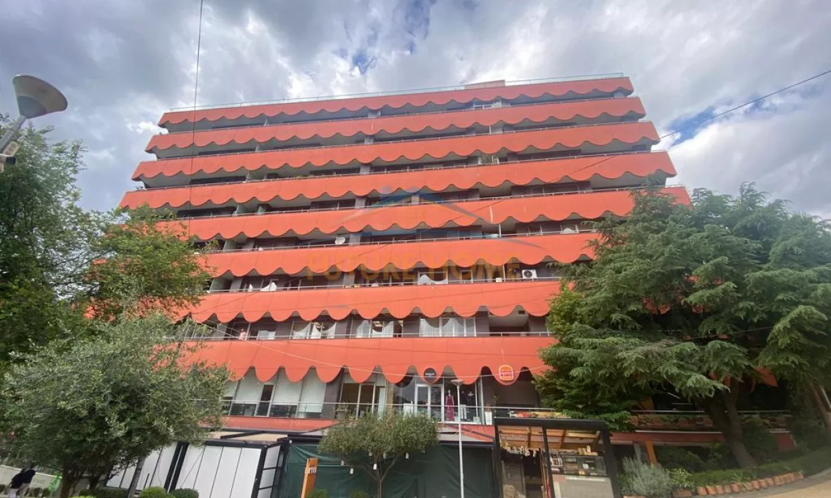 Shtepi ne shitje Apartament ne Tirane, 2+1, Mobilimi E mobiluar, Pagesa 900,000  Euro.