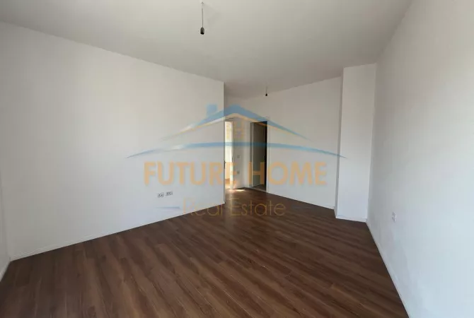 Shtepi ne shitje Apartament ne Tirane, 2+1, Mobilimi Bosh, pa mobiluar, Pagesa 302,000  Euro.