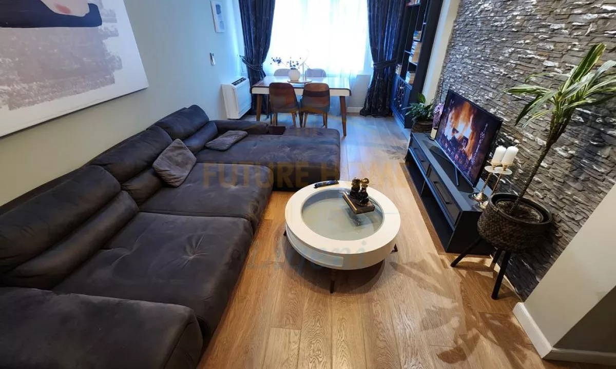 Shtepi ne shitje Apartament ne Tirane, 2+1, Mobilimi E mobiluar, Pagesa 211,000  Euro.