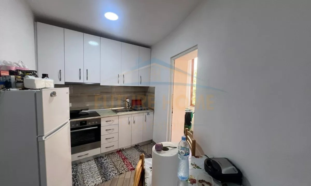 Shtepi ne shitje Apartament ne Tirane, 1+1, Mobilimi Bosh, pa mobiluar, Pagesa 85,000  Euro.