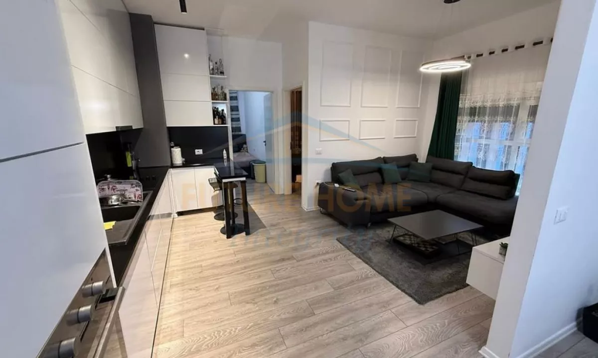 Shtepi ne shitje Apartament ne Tirane, 2+1, Mobilimi E mobiluar, Pagesa 140,000  Euro.