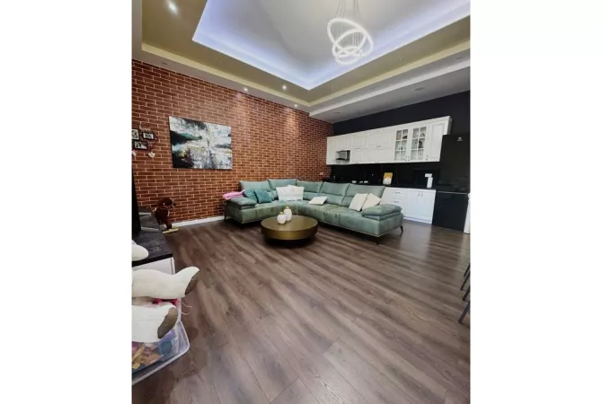 Shitet, Apartament 1+1+ Verandë,Fresk, Tiranë.