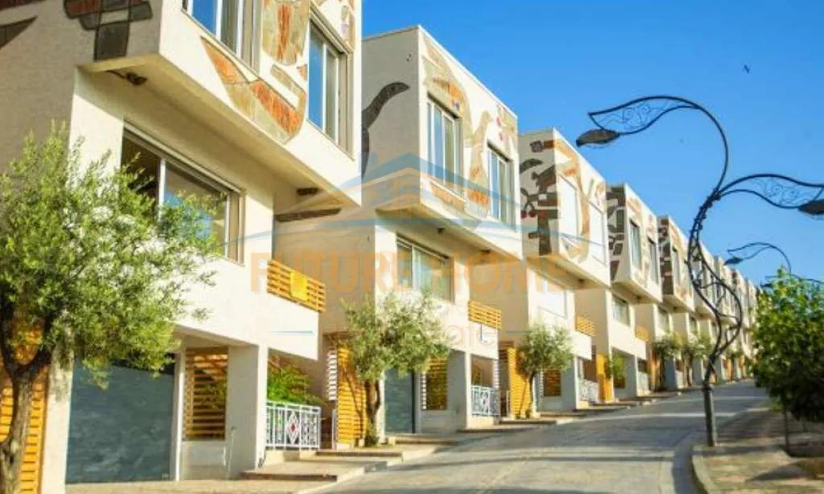 Shtepi ne shitje Duplex(shtepi me 2 kate) ne Tirane, 2+1, Mobilimi E mobiluar, Pagesa 248,000  Euro.