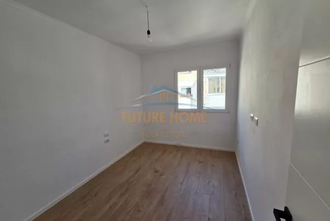 Shtepi ne shitje Apartament ne Tirane, 2+1, Mobilimi Bosh, pa mobiluar, Pagesa 125,000  Euro.
