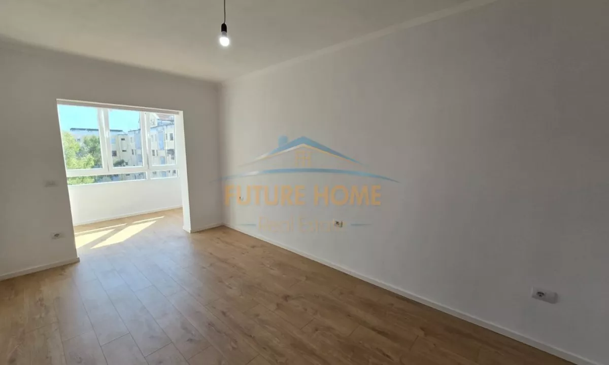 Shtepi ne shitje Apartament ne Tirane, 2+1, Mobilimi Bosh, pa mobiluar, Pagesa 125,000  Euro.