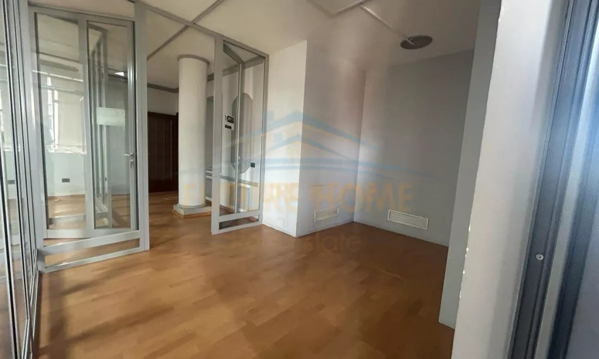Qera, Apartament 3+1+2, Bulevardi Zogu i Pare, Tirane