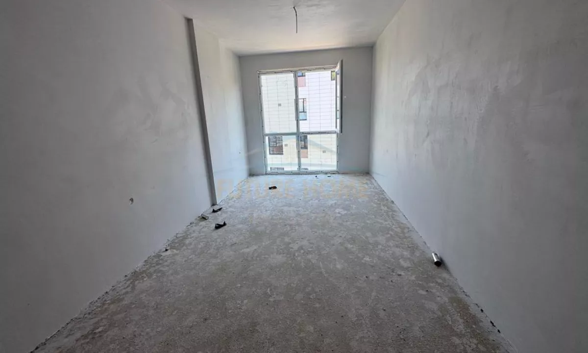 Shtepi ne shitje Apartament ne Tirane, 2+1, Mobilimi Bosh, pa mobiluar, Pagesa 209,000  Euro.
