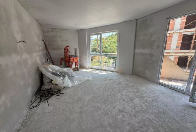 Shtepi ne shitje Apartament ne Tirane, 2+1, Mobilimi Bosh, pa mobiluar, Pagesa 209,000  Euro.