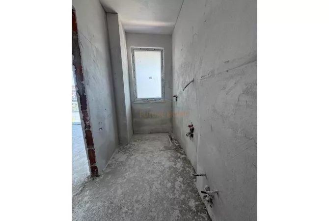 Shtepi ne shitje Apartament ne Tirane, 2+1, Mobilimi Bosh, pa mobiluar, Pagesa 209,000  Euro.