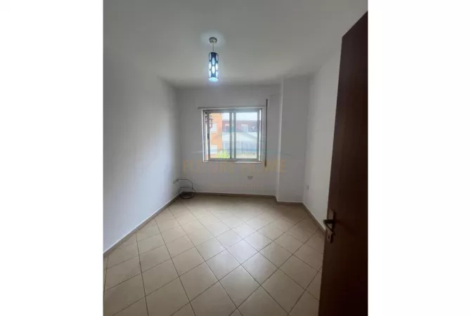 Shitet, Apartament 3+1+2, Rruga e Thesarit, Fresk, Tirane.