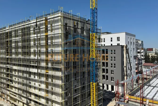 Shitet, Ambient Biznesi, Tirana Entry 2, Casa Italia