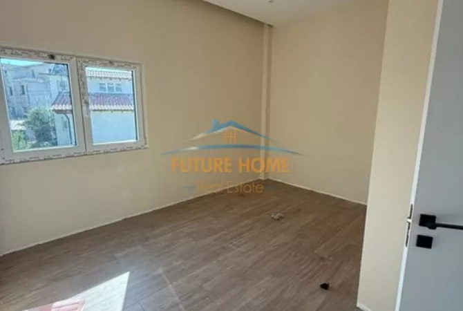 Shtepi ne shitje Apartament ne Tirane, 1+1, Mobilimi Bosh, pa mobiluar, Pagesa 124,750  Euro.
