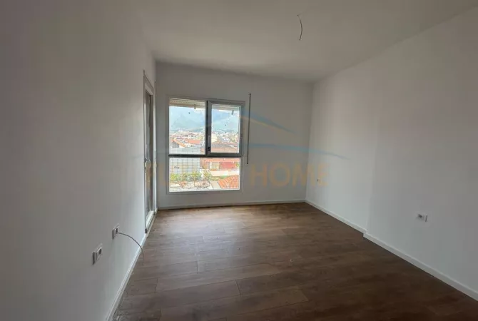 Shtepi ne shitje Apartament ne Tirane, 2+1, Mobilimi Bosh, pa mobiluar, Pagesa 169,824  Euro.