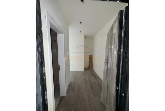 Shtepi ne shitje Apartament ne Tirane, 1+1, Mobilimi Bosh, pa mobiluar, Pagesa 133,000  Euro.