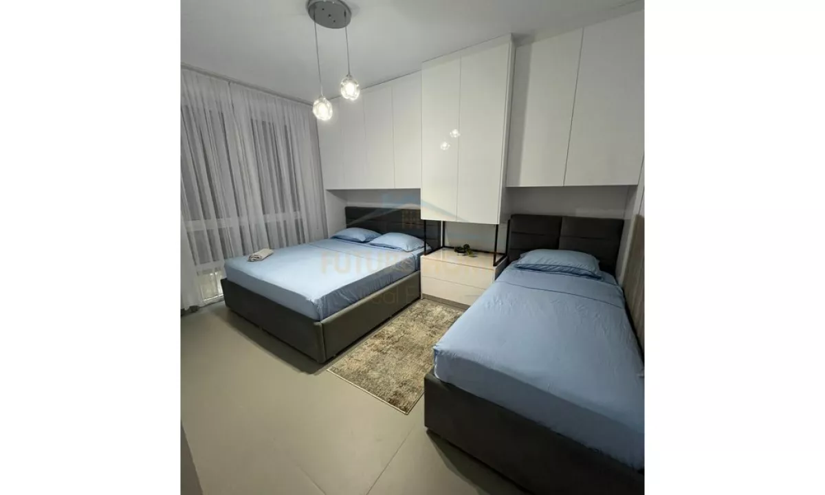 Shtepi ne shitje Apartament ne Durres, 2+1, Mobilimi E mobiluar, Pagesa 322,090  Euro.