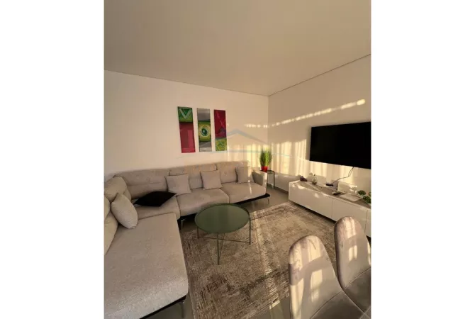 Shtepi ne shitje Apartament ne Durres, 2+1, Mobilimi E mobiluar, Pagesa 322,090  Euro.