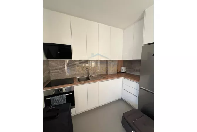 Shtepi ne shitje Apartament ne Durres, 2+1, Mobilimi E mobiluar, Pagesa 322,090  Euro.
