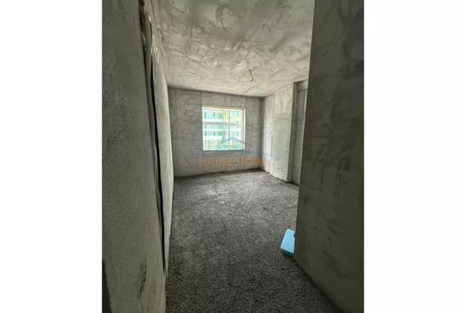 Shtepi ne shitje Apartament ne Tirane, 2+1, Mobilimi Bosh, pa mobiluar, Pagesa 92,700  Euro.