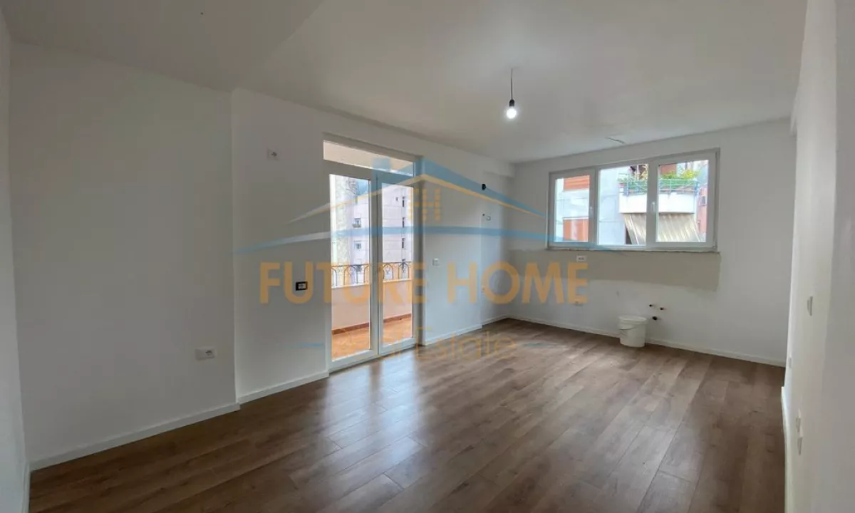 Shtepi ne shitje Apartament ne Tirane, 1+1, Mobilimi Bosh, pa mobiluar, Pagesa 167,000  Euro.