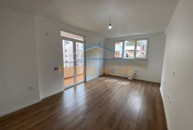Shtepi ne shitje Apartament ne Tirane, 1+1, Mobilimi Bosh, pa mobiluar, Pagesa 167,000  Euro.