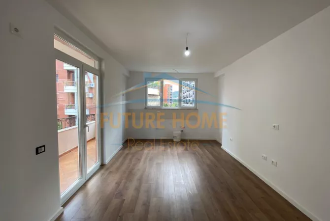Shtepi ne shitje Apartament ne Tirane, 1+1, Mobilimi Bosh, pa mobiluar, Pagesa 167,000  Euro.