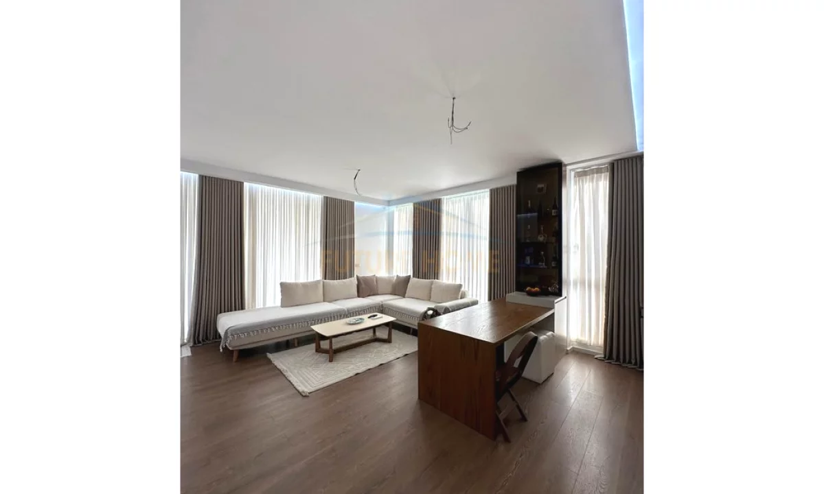 Shtepi ne shitje Apartament ne Tirane, 3+1, Mobilimi Pjeserisht e mobiluar, Pagesa 350,000  Euro.