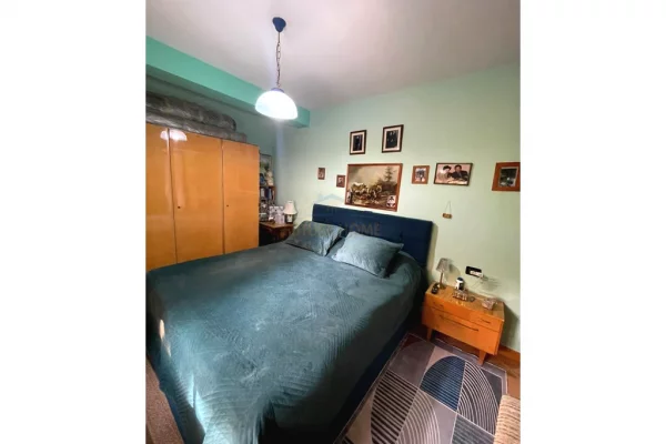 Shtepi ne shitje Apartament ne Tirane, 3+1, Mobilimi Pjeserisht e mobiluar, Pagesa 220,000  Euro.