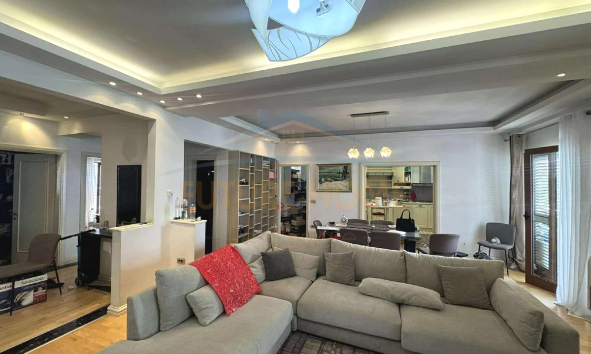 Shtepi ne shitje Apartament ne Tirane, 2+1, Mobilimi E mobiluar, Pagesa 480,000  Euro.