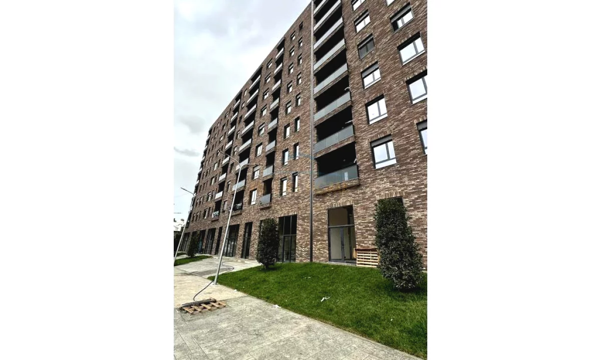 Shtepi ne shitje Apartament ne Tirane, 3+1, Mobilimi Bosh, pa mobiluar, Pagesa 175,305  Euro.