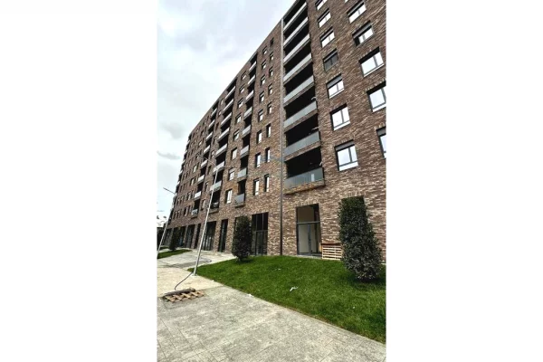 Shitet , Apartament 3+1+2 te 5 Maji , Tiranë