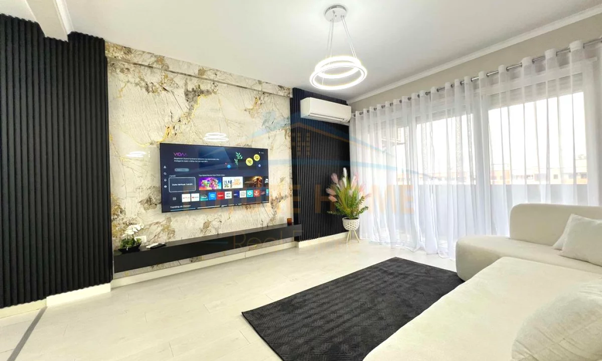 Shtepi ne shitje Apartament ne Tirane, 2+1, Mobilimi E mobiluar, Pagesa 155,000  Euro.