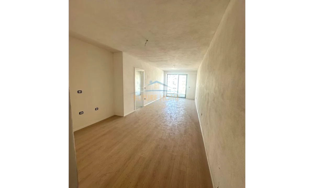 Shtepi ne shitje Apartament ne Tirane, 1+1, Mobilimi Bosh, pa mobiluar, Pagesa 128,000  Euro.