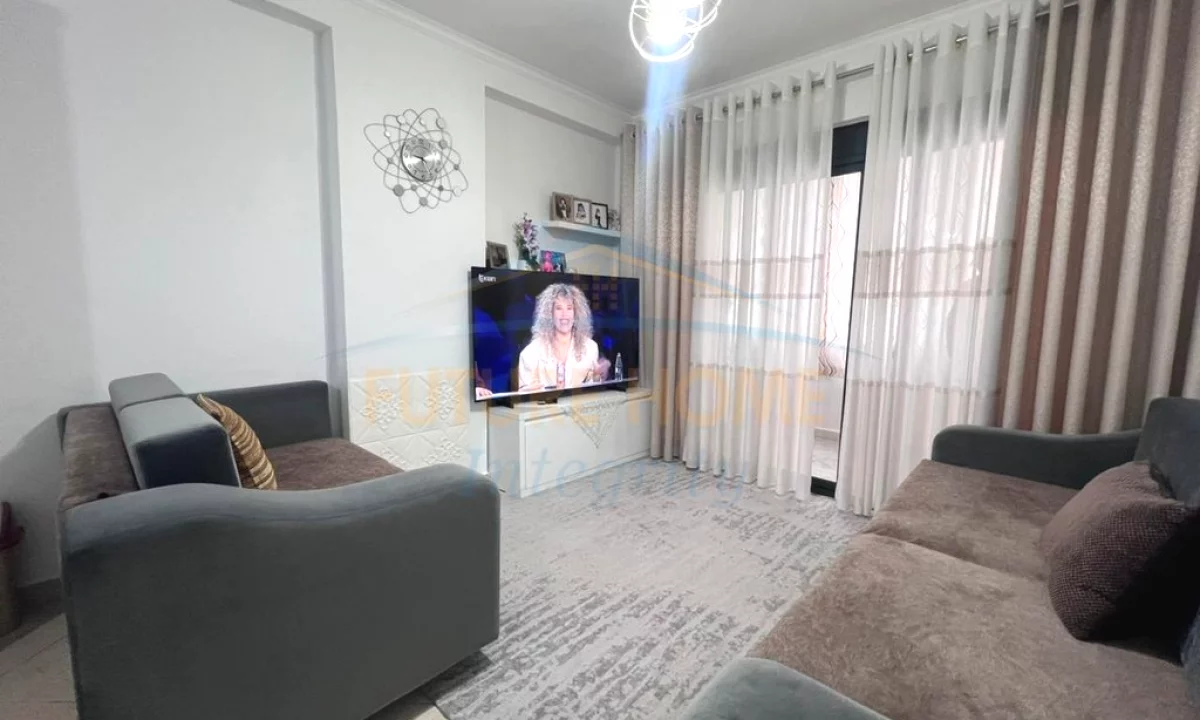 Shtepi ne shitje Apartament ne Tirane, 2+1, Mobilimi Pjeserisht e mobiluar, Pagesa 135,000  Euro.