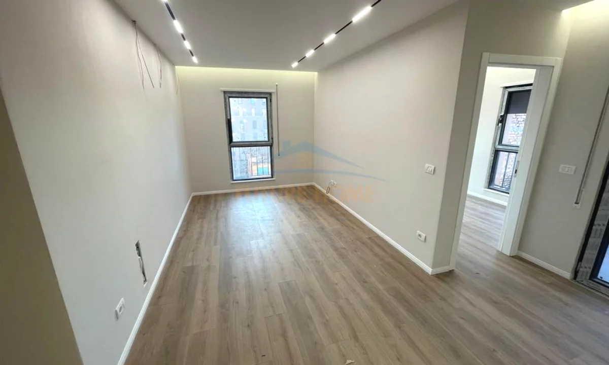 Shtepi ne shitje Apartament ne Tirane, 2+1, Mobilimi Bosh, pa mobiluar, Pagesa 215,000  Euro.