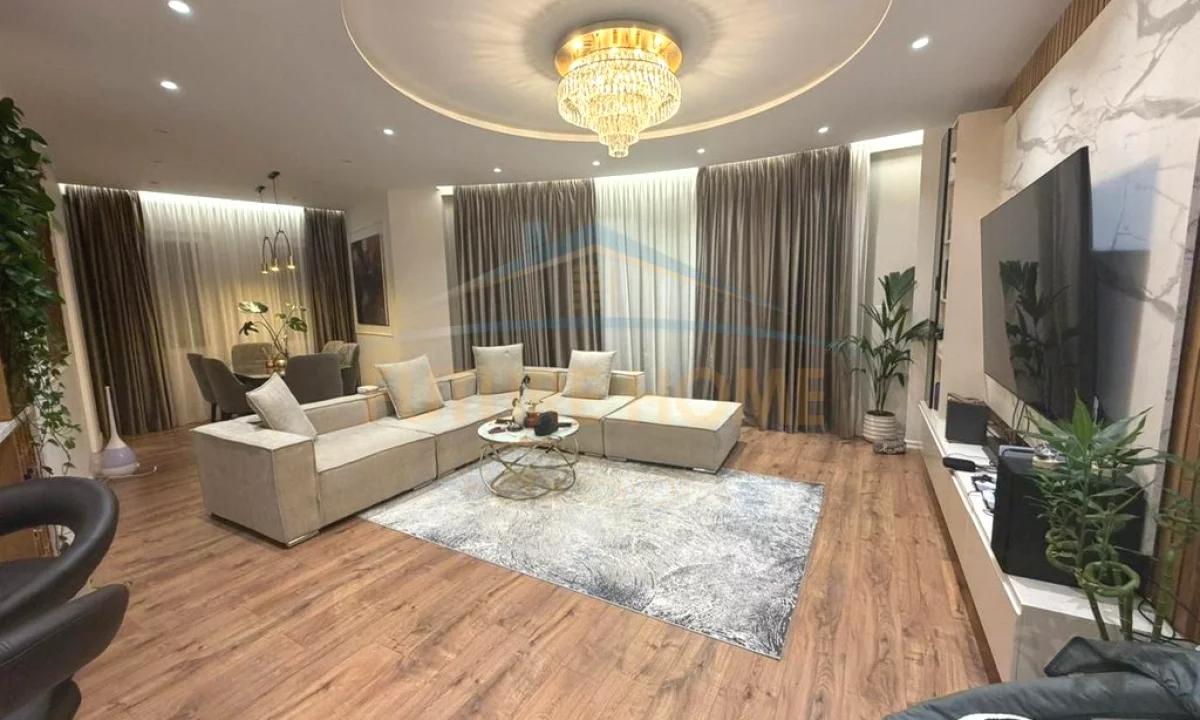 Shtepi ne shitje Apartament ne Tirane, 3+1, Mobilimi E mobiluar, Pagesa 400,000  Euro.