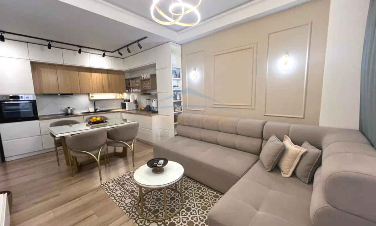 Shtepi ne shitje Apartament ne Tirane, 2+1, Mobilimi E mobiluar, Pagesa 250,000  Euro.