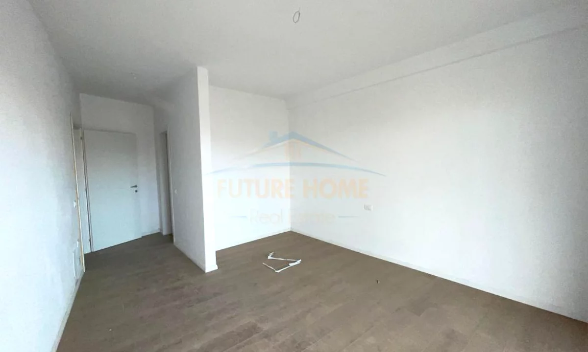 Shtepi ne shitje Apartament ne Tirane, 2+1, Mobilimi Bosh, pa mobiluar, Pagesa 197,000  Euro.