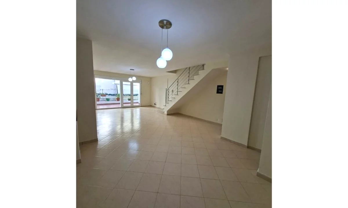 Shtepi ne shitje Duplex(shtepi me 2 kate) ne Tirane, 3+1, Mobilimi Bosh, pa mobiluar, Pagesa 280,000  Euro.