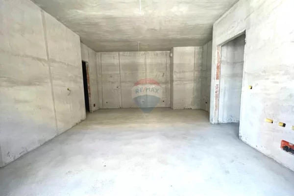 Appartamento in vendita a Tirana 2+1, Vuoto