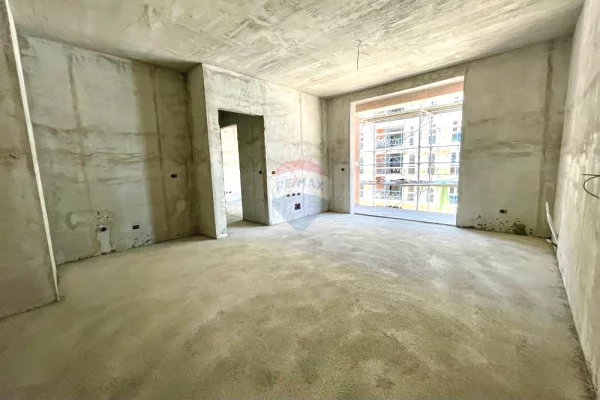 Appartamento in vendita a Tirana 2+1, Vuoto